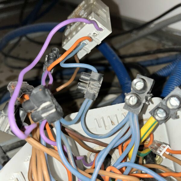 télerupteur mal câblé ne fonctionne pas correctement et surchauffe